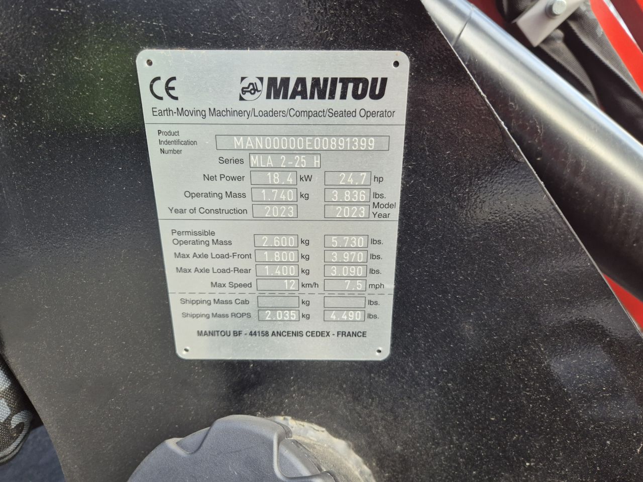 MANITOU MLA 2-25H miniloader with weight of 1740 kgs