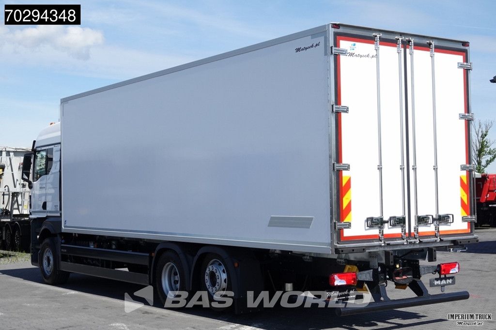MAN TGX TGX 26.520 6X2 Thermo King T-1000 R Automatic Lift-Steering Axle Euro 6