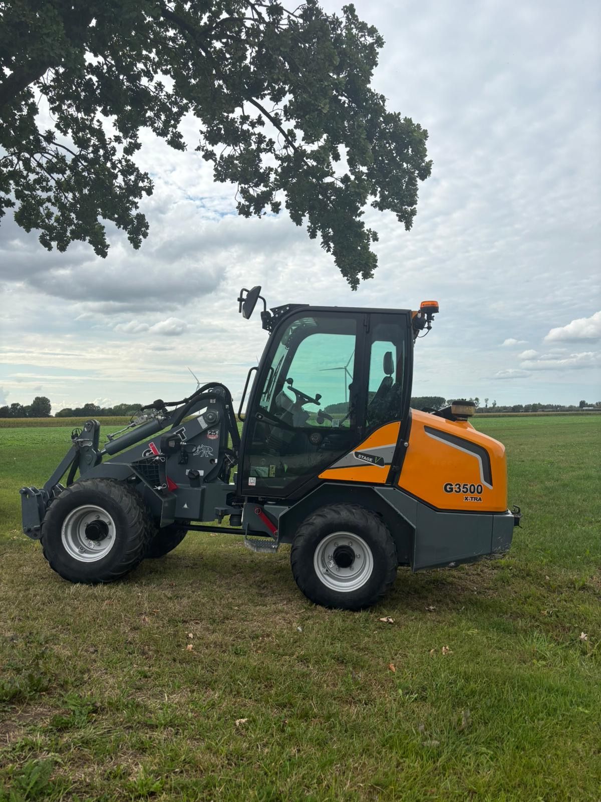 Giant g3500extra mini shovel