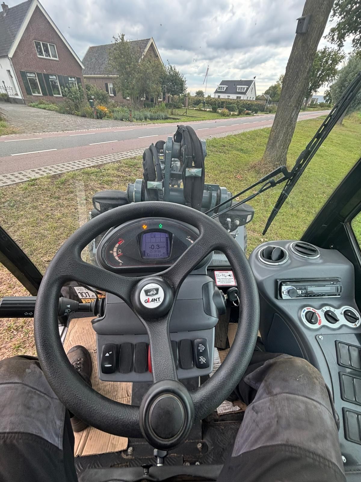 Giant g3500extra mini shovel