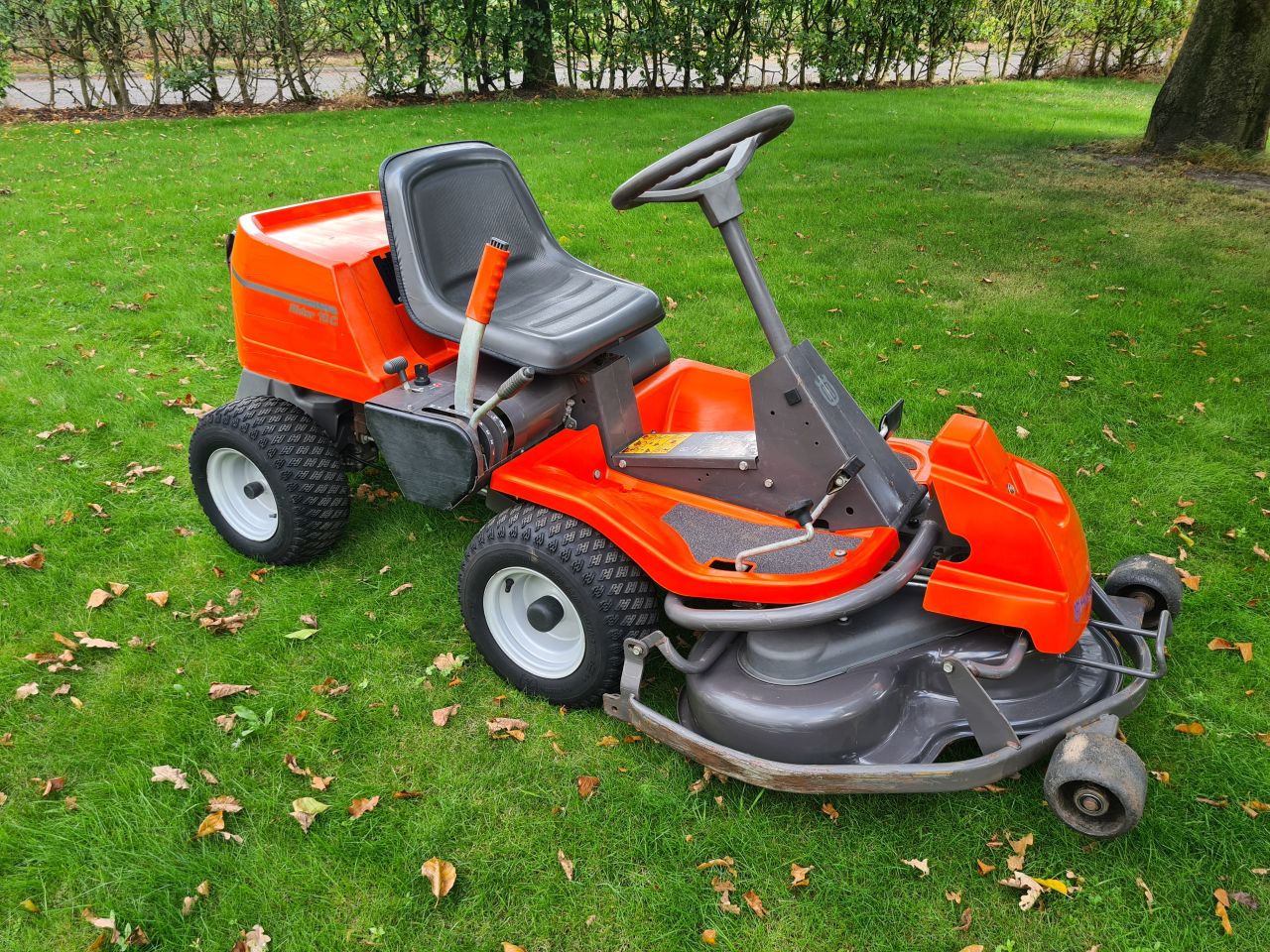 Husqvarna Rider 15 C hydrostaat frontmaaier mulch maaier.