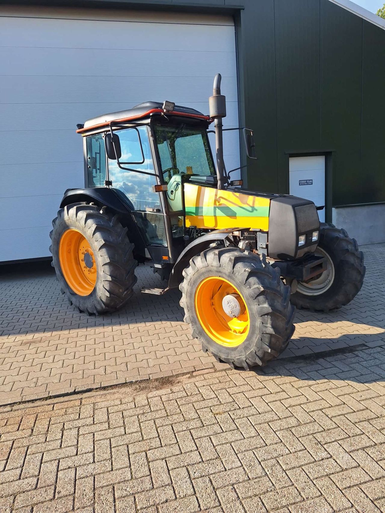 Te koop Valtra 900 4x4 90 pk