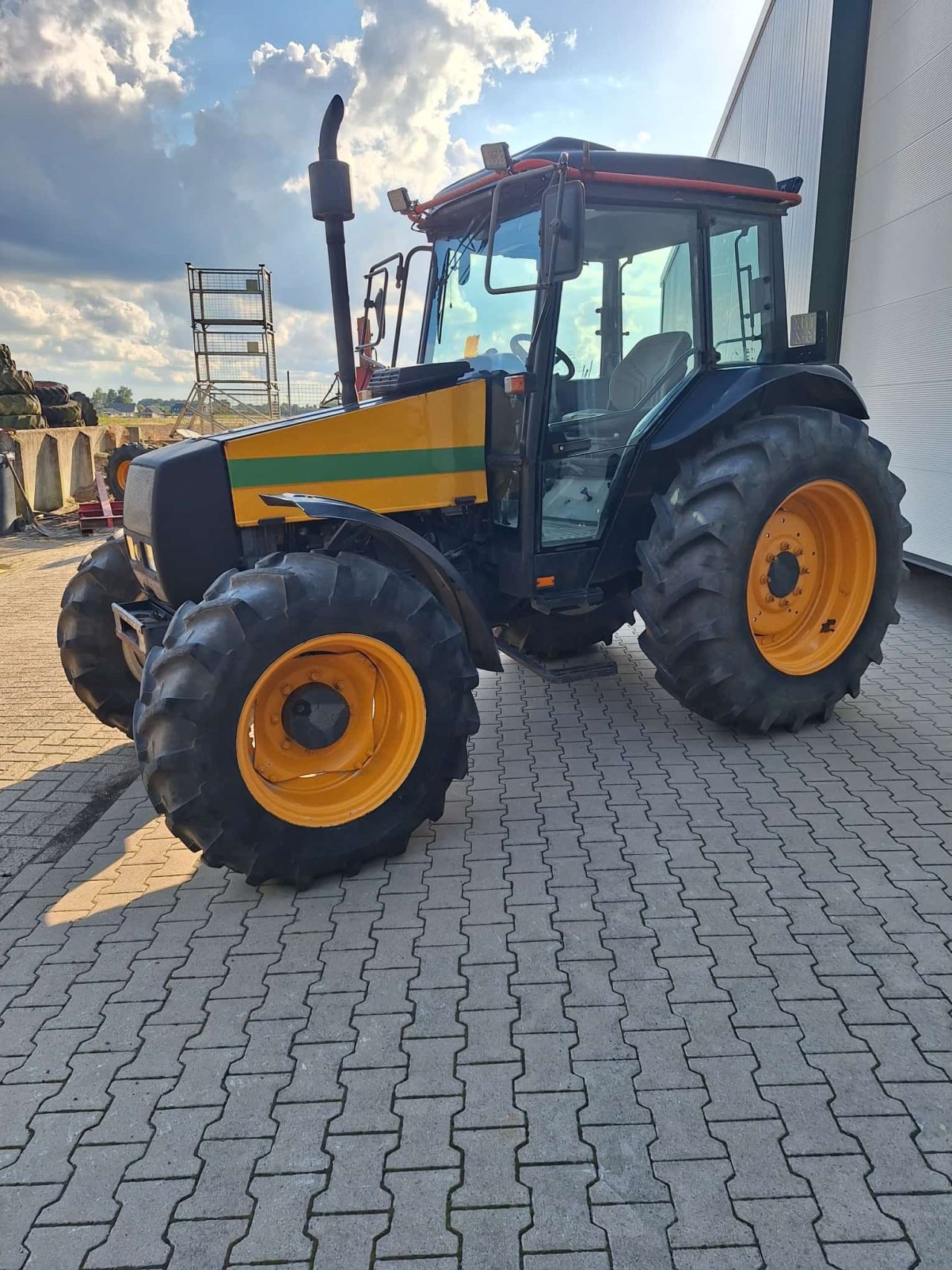 Te koop Valtra 900 4x4 90 pk