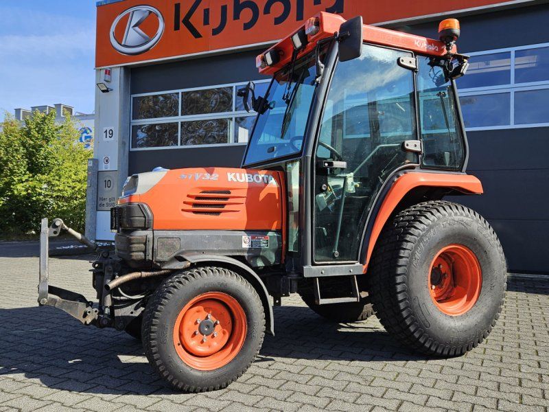 Kubota STV 32