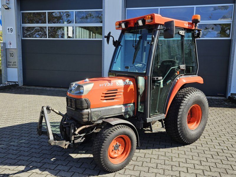 Kubota STV 32