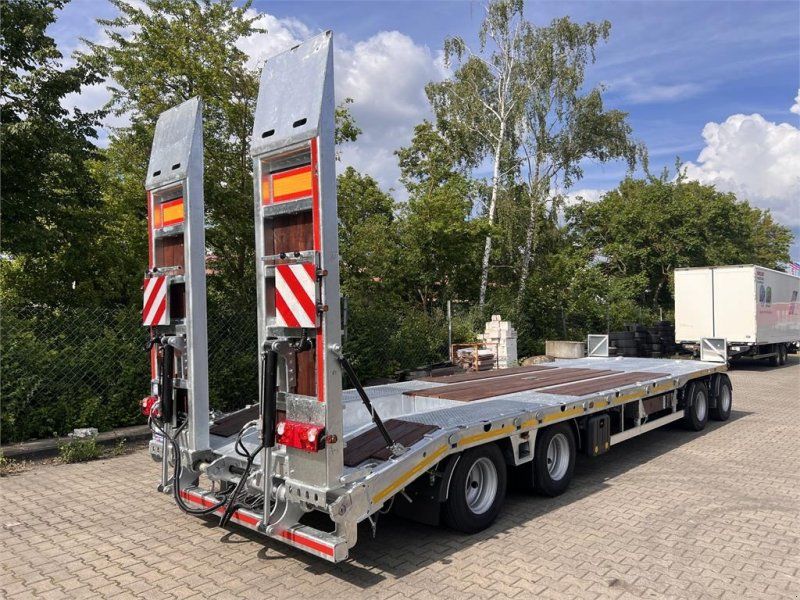 Möslein T4 VB H1 gerade neuer 4 Achs Tieflader gerade hyd