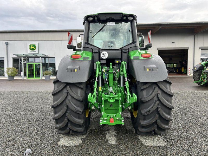 John Deere 6M 250