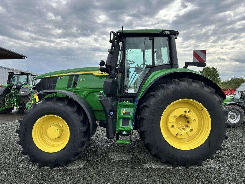 John Deere 6M 250