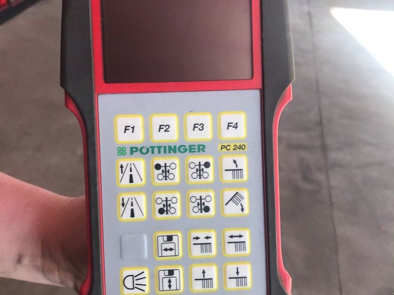 Pöttinger TOP 1252 C