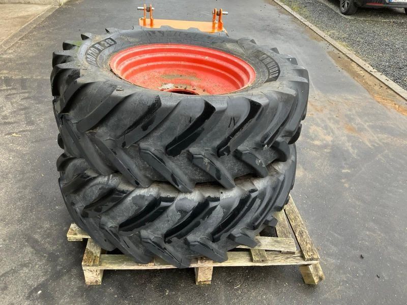 Claas 420 / 70 R28 MITAS