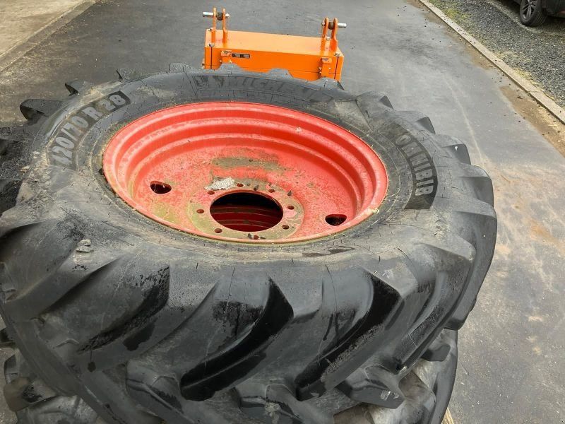 Claas 420 / 70 R28 MITAS