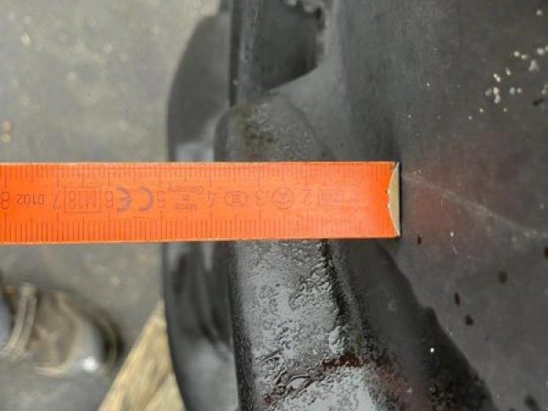 Claas 420 / 70 R28 MITAS