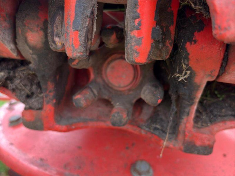 Kuhn GF 8702
