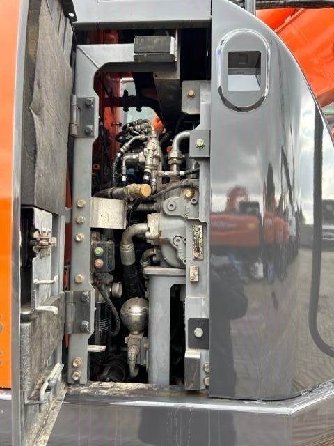 Hitachi ZX 225 US LC-5 B
