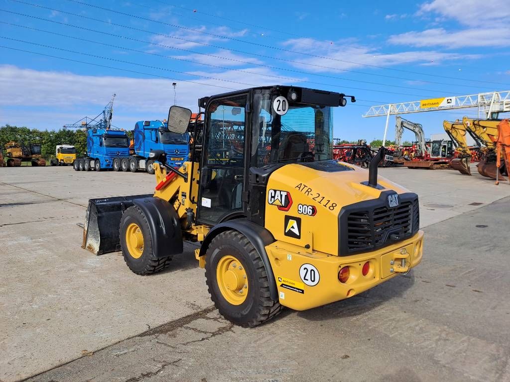 CAT 906 (Bucket + Forks)