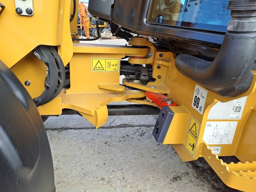 CAT 906 (Bucket + Forks)