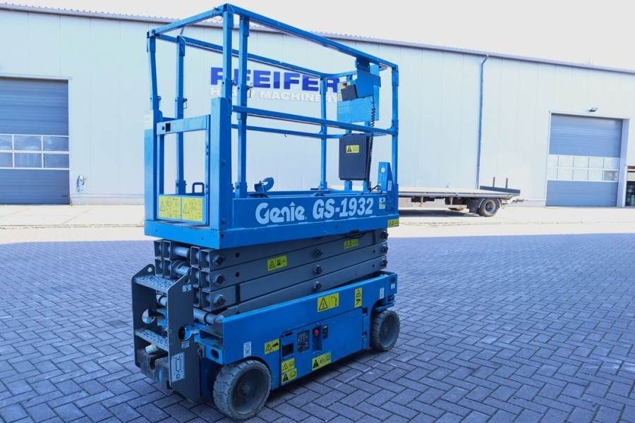 Genie GS1932 Electric, Working Height 7.8 m, 227kg Capac