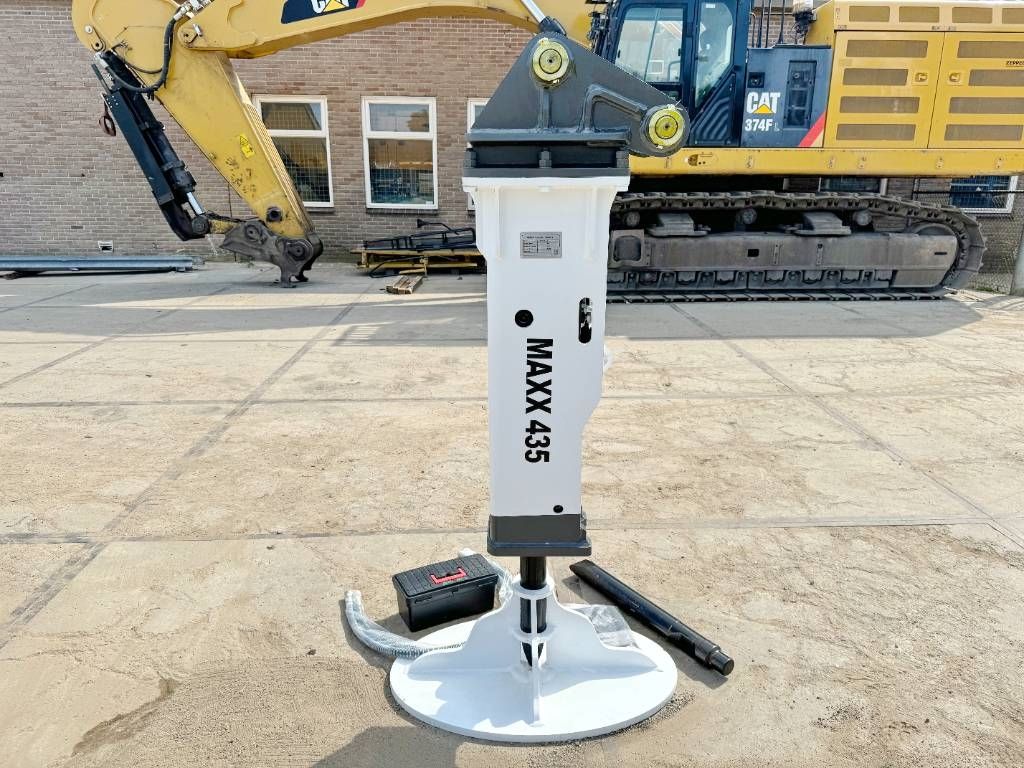 Maxx 435 Hammer (silent)- 6-9ton Machine- backhoe
