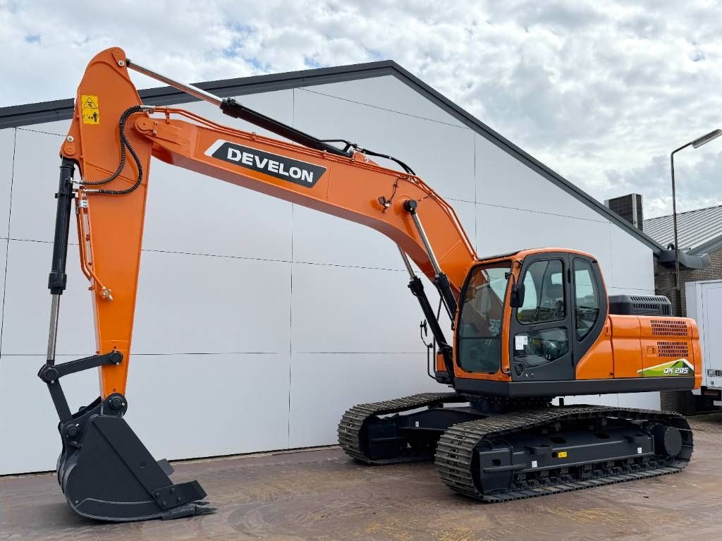Develon Doosan DX205 - New / Unused / Hammer Lines