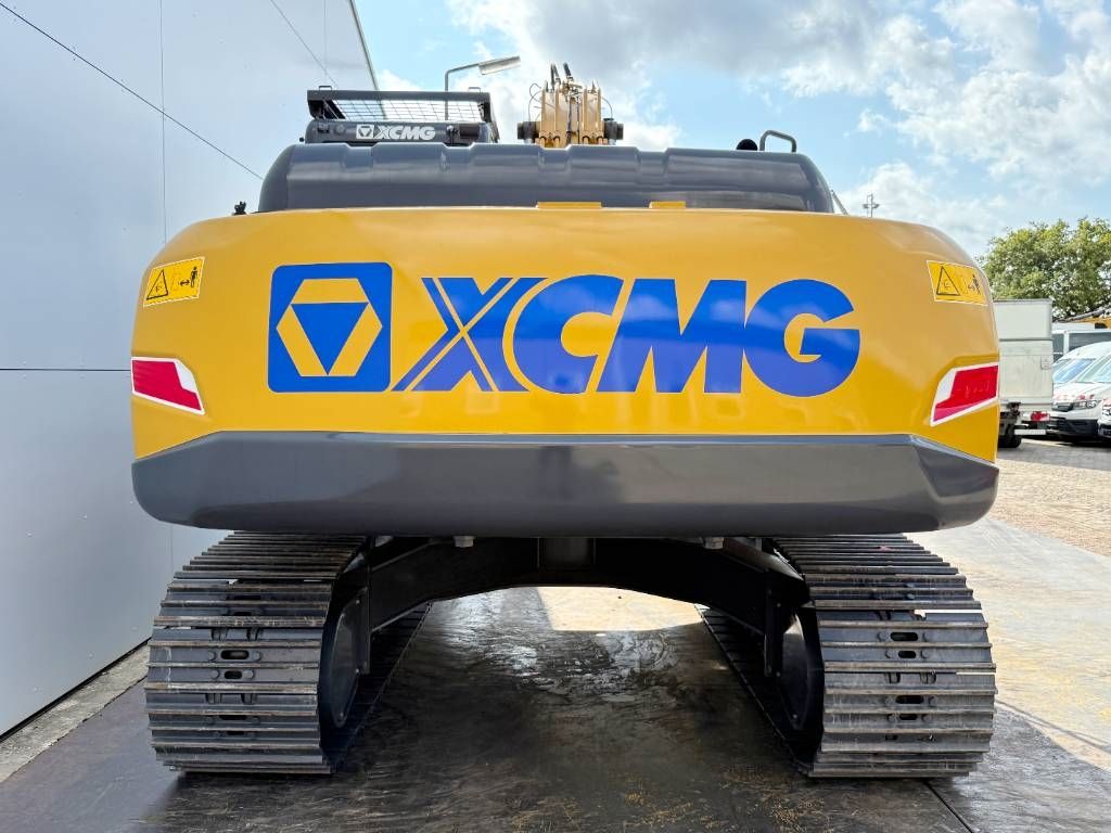 XCMG XE230CLC - Isuzu Engine / Hammer Lines Included!