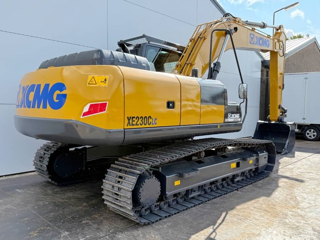 XCMG XE230CLC - Isuzu Engine / Hammer Lines Included!
