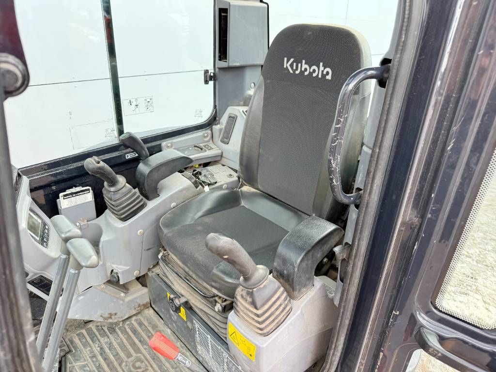 Kubota KX037-4 - Hammer Lines / Quick Coupler