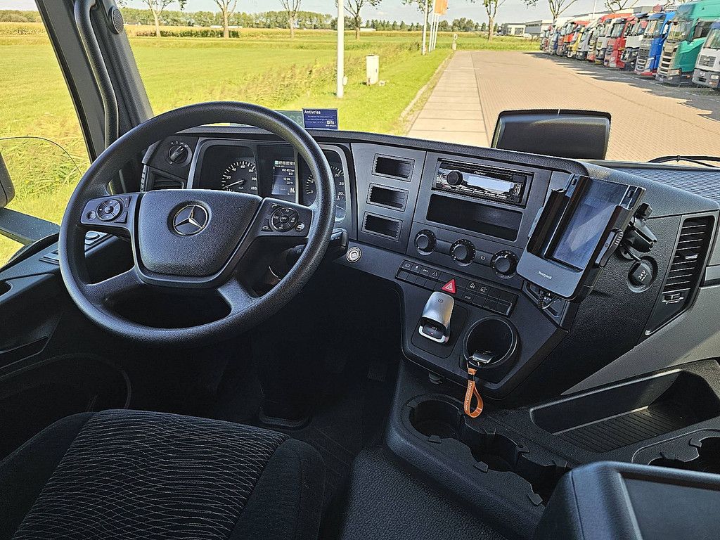 MERCEDES-BENZ ACTROS 1924 L carrier 1250 mt lift