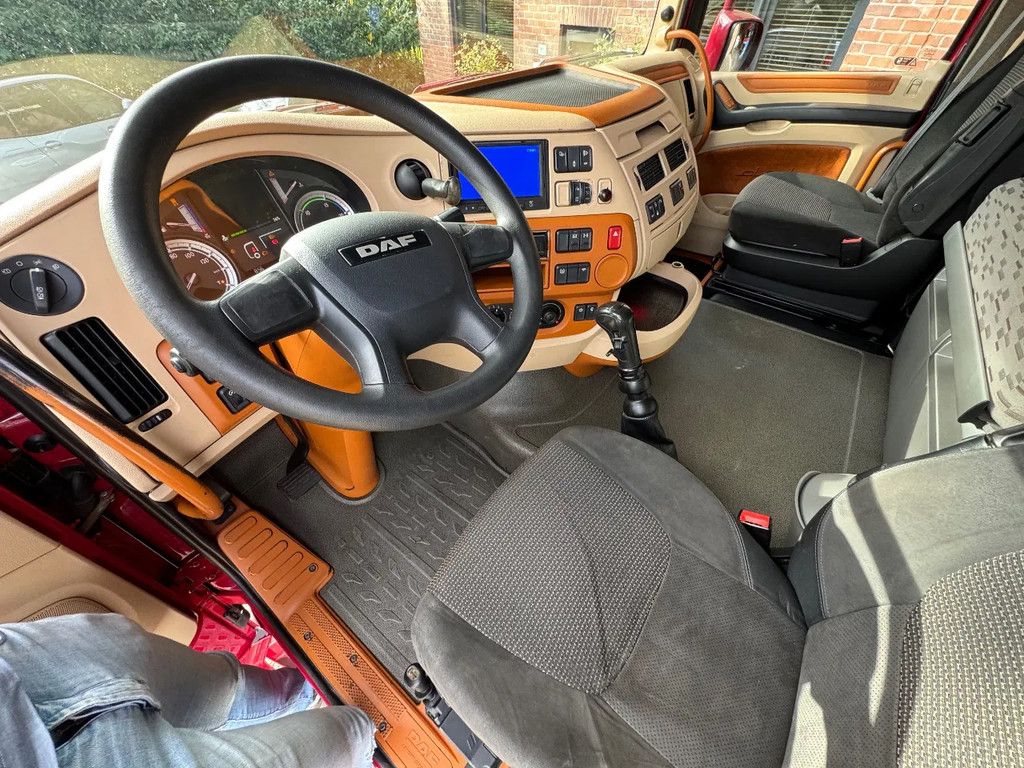 DAF XF 460 SSC Super Space Manual Hydraulic Special interior