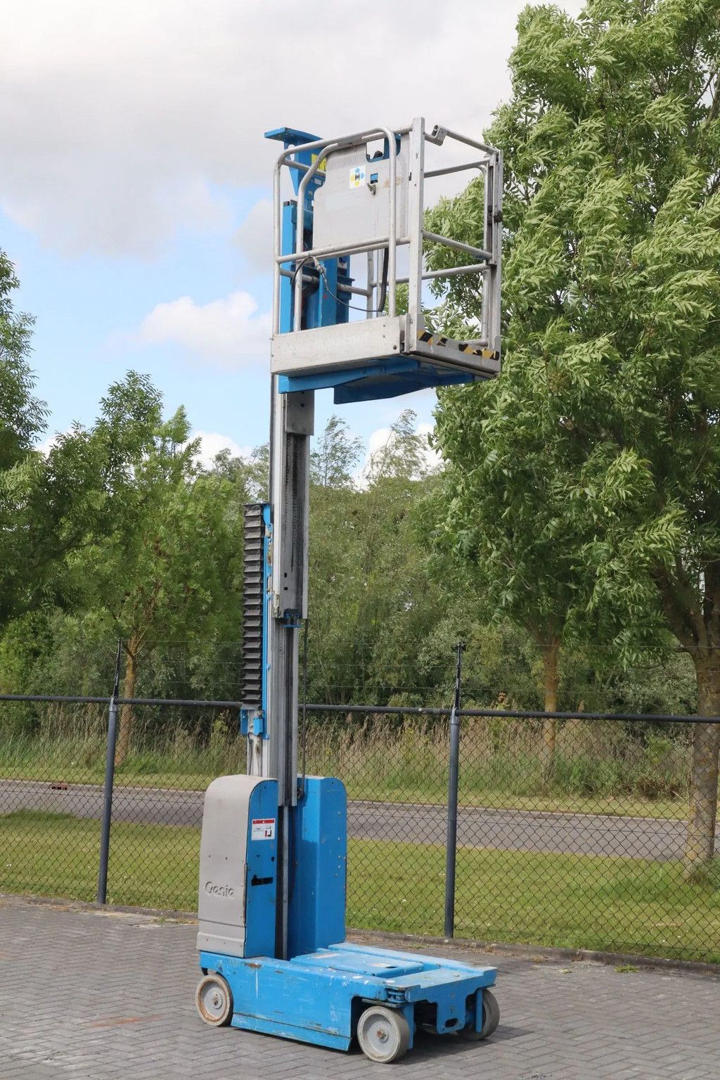 Genie GR-12 | 5.45 METER | 227 KG | MULTIPLE UNITS
