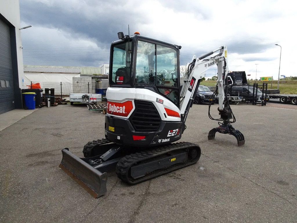 Bobcat E27Z