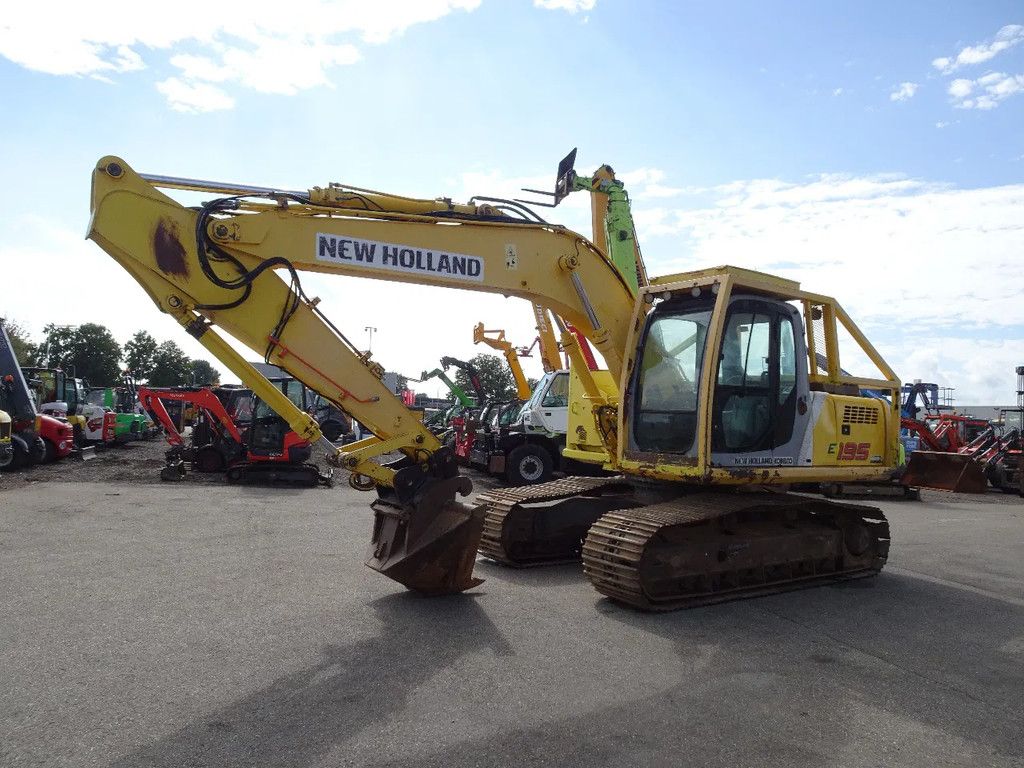 New Holland E195