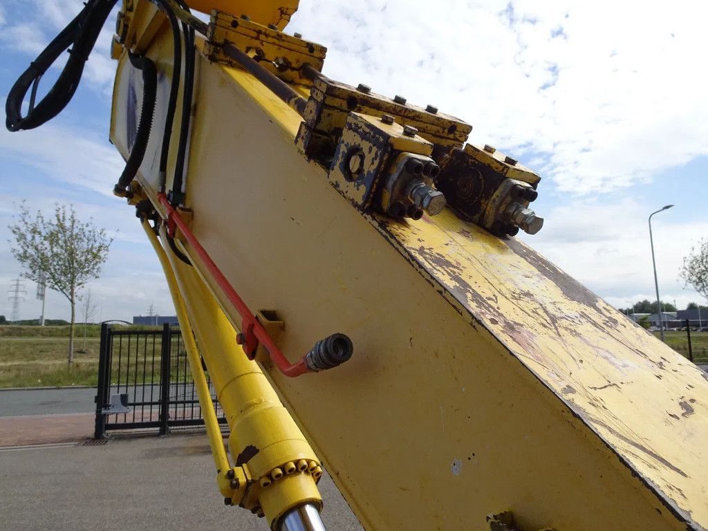 New Holland E195