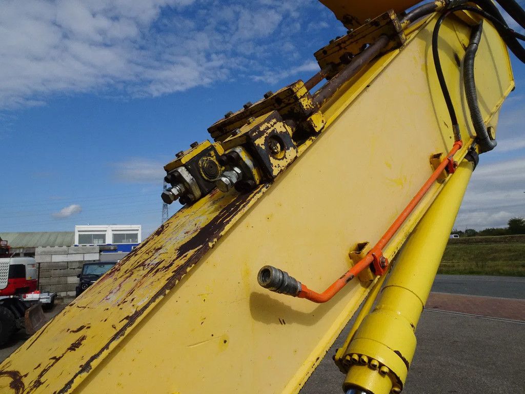 New Holland E195