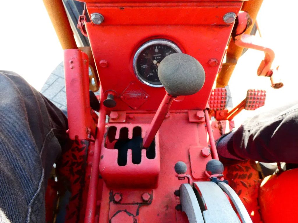 Renault Super 7 2wd / 2703 Draaiuren / Smalspoortrekker