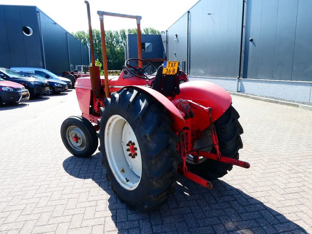 Renault Super 7 2wd / 2703 Draaiuren / Smalspoortrekker