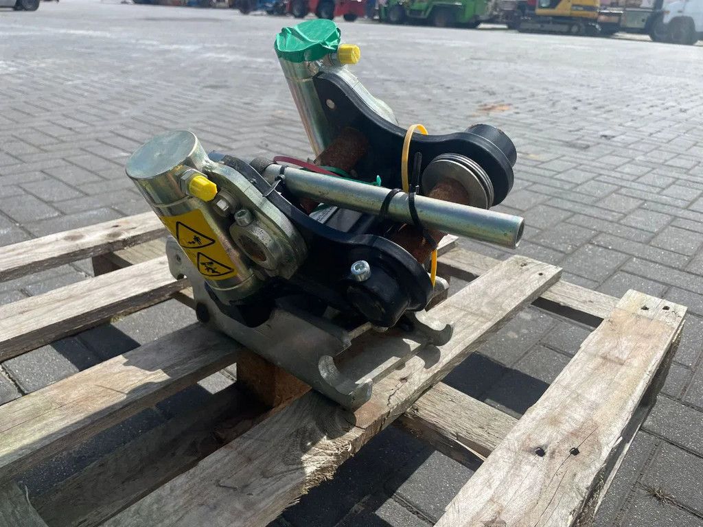 Sanderson STEELWRIST TMX S30 -180HA | TILT QUICKCOUPLER | TILTING COUPLER | NEW