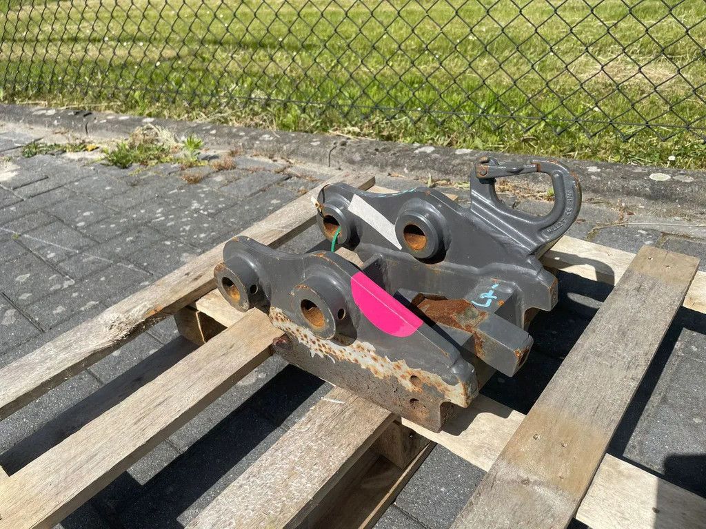 SMP S30 | HALF-AUTO QUICK COUPLER | SNELWISSEL | VOLVO EC18
