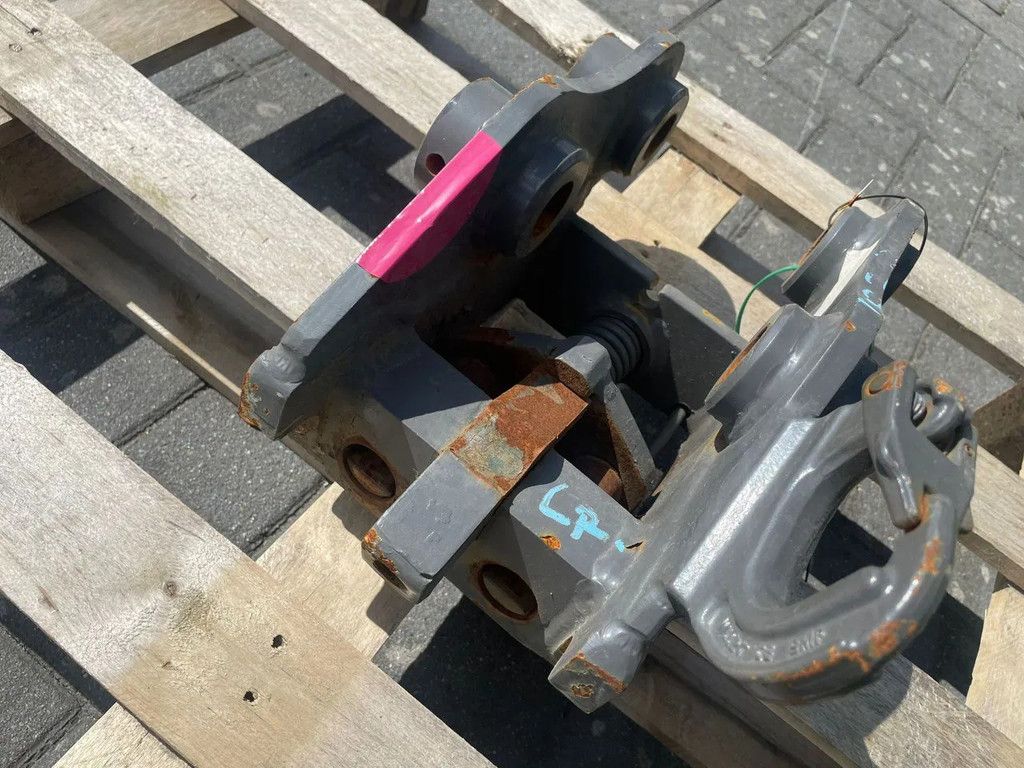 SMP S30 | HALF-AUTO QUICK COUPLER | SNELWISSEL | VOLVO EC18