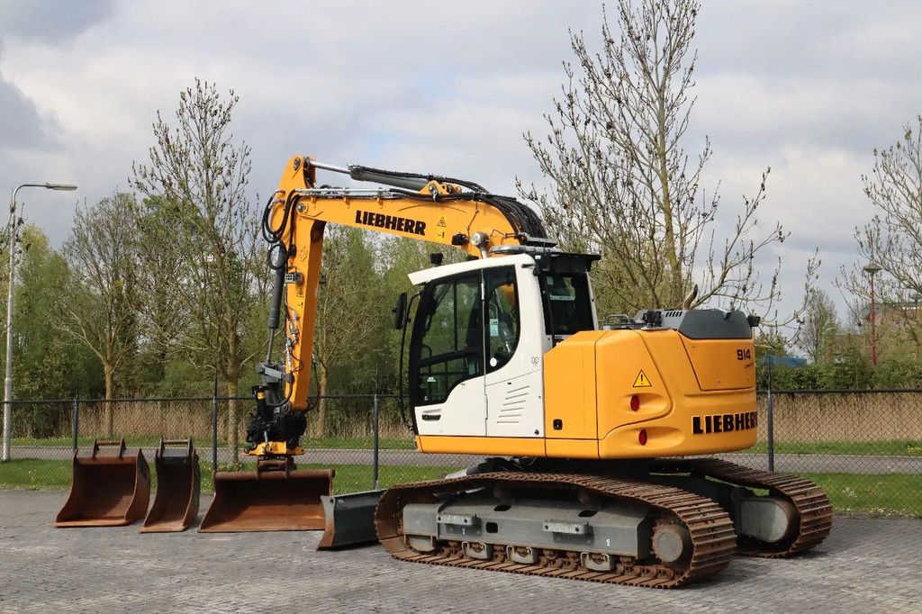 Liebherr R914 COMPACT S | ROTOTILT | 3X BUCKET | DOZERBLADE