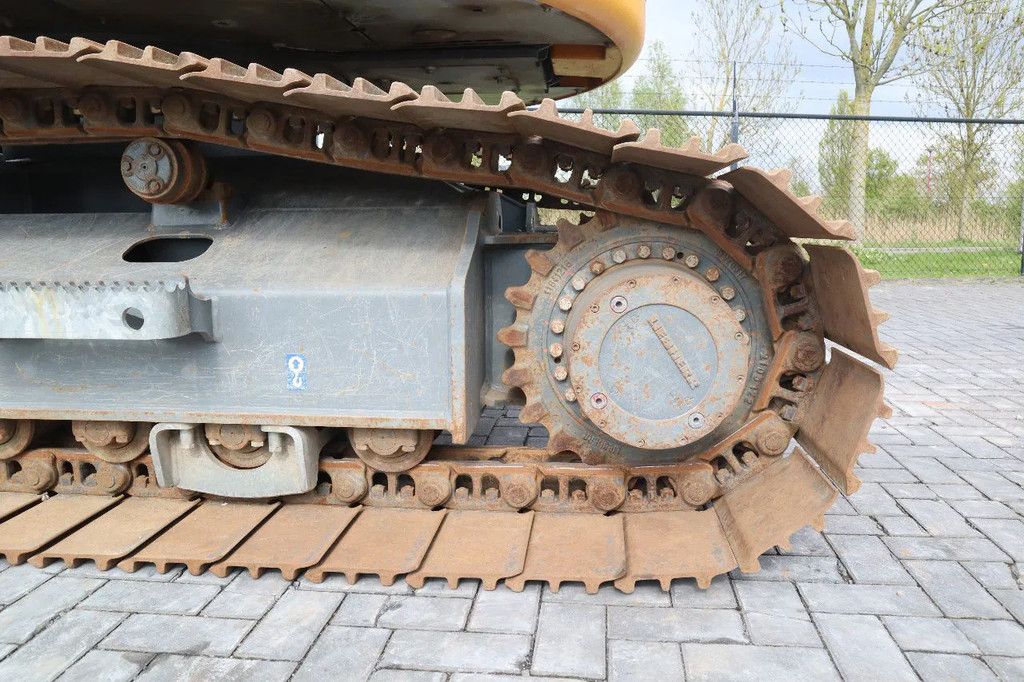 Liebherr R914 COMPACT S | ROTOTILT | 3X BUCKET | DOZERBLADE