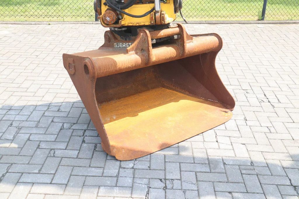 Komatsu PW 160-10 | ROTOTILT | NEW TIRES