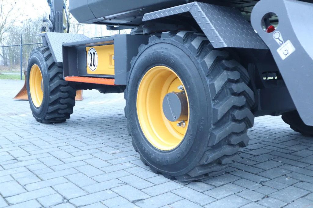 Volvo EW60E | DEMO | 30 KM/H | ROTOTILT + GRIPPER | BUCKET