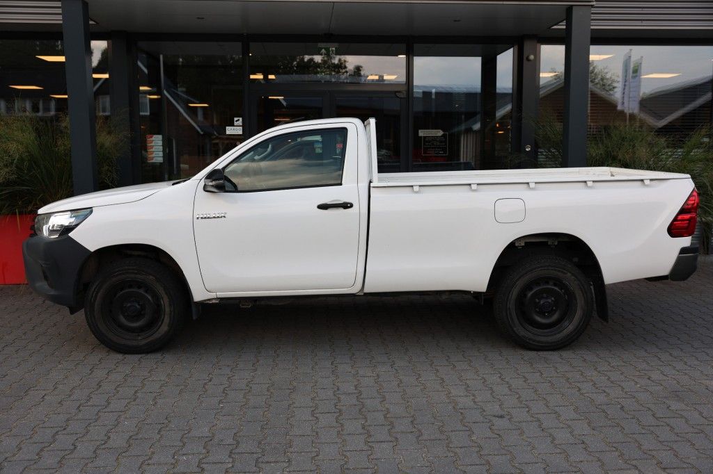 Toyota Hilux 2.4 D-4D ENKEL CABIN 4WD VAN