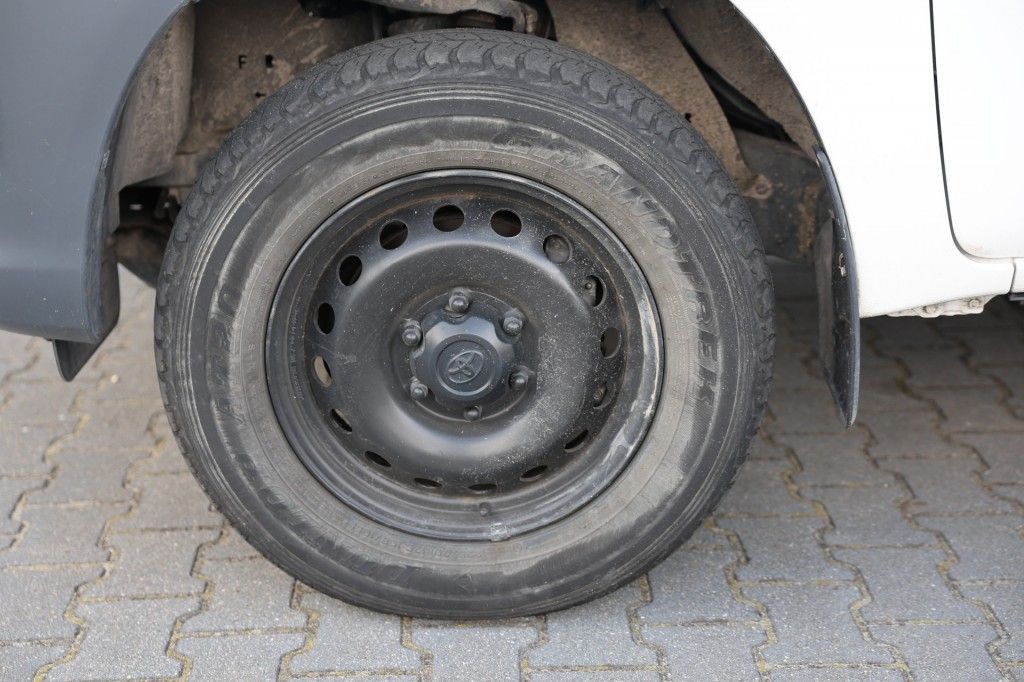 Toyota Hilux 2.4 D-4D ENKEL CABIN 4WD VAN