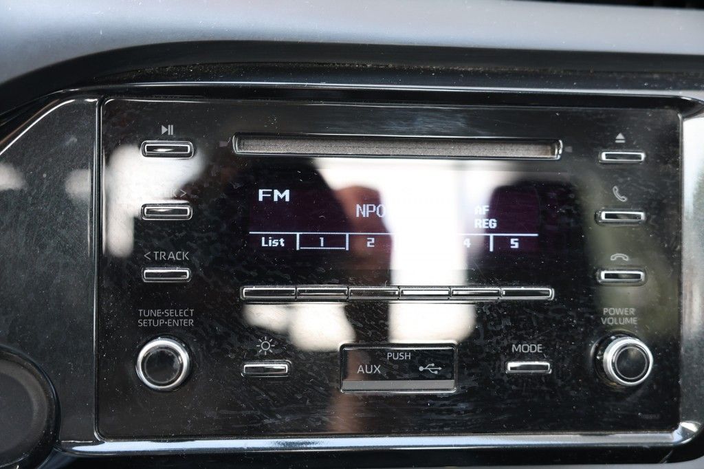 Toyota Hilux 2.4 D-4D ENKEL CABIN 4WD VAN