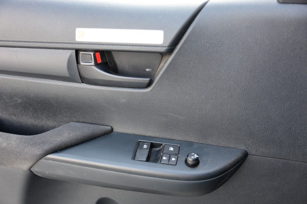 Toyota Hilux 2.4 D-4D ENKEL CABIN 4WD VAN