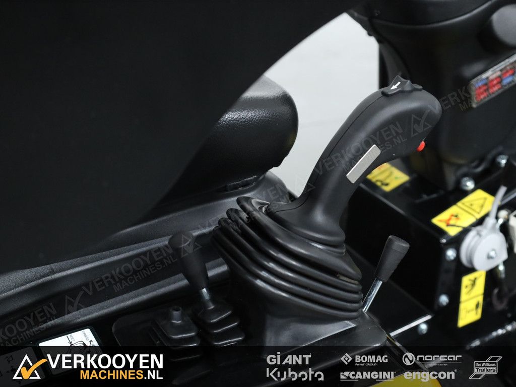 2025 Giant G2300 X-tra HD VK10297