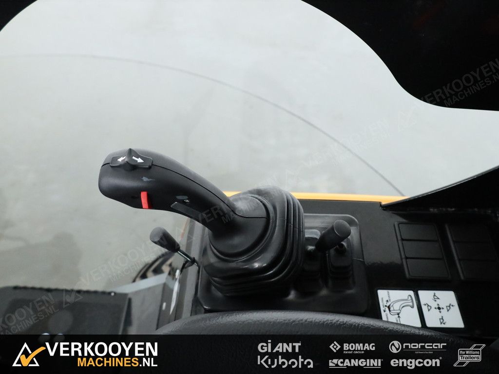 2025 Giant G2300 X-tra HD VK10297