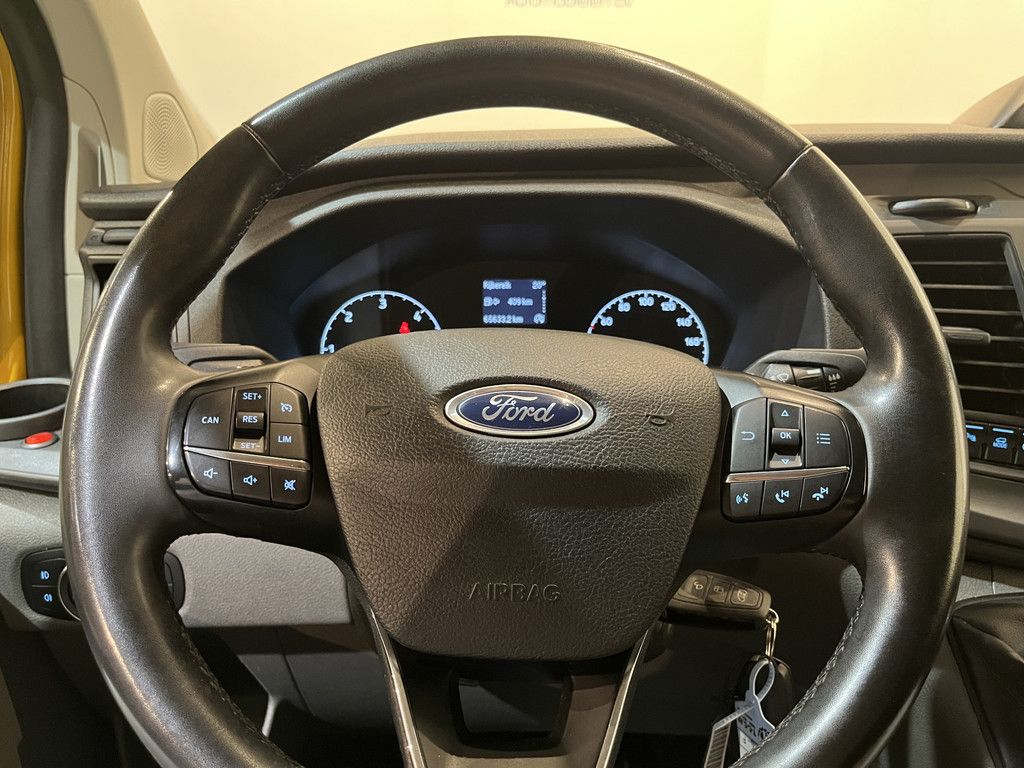 Ford Transit Custom 320 2.0 TDCI L2H1 Trend / Euro 6 / Airco / Cruise Control / Trekhaak / 220 V. / PDC / 65.600 KM !!