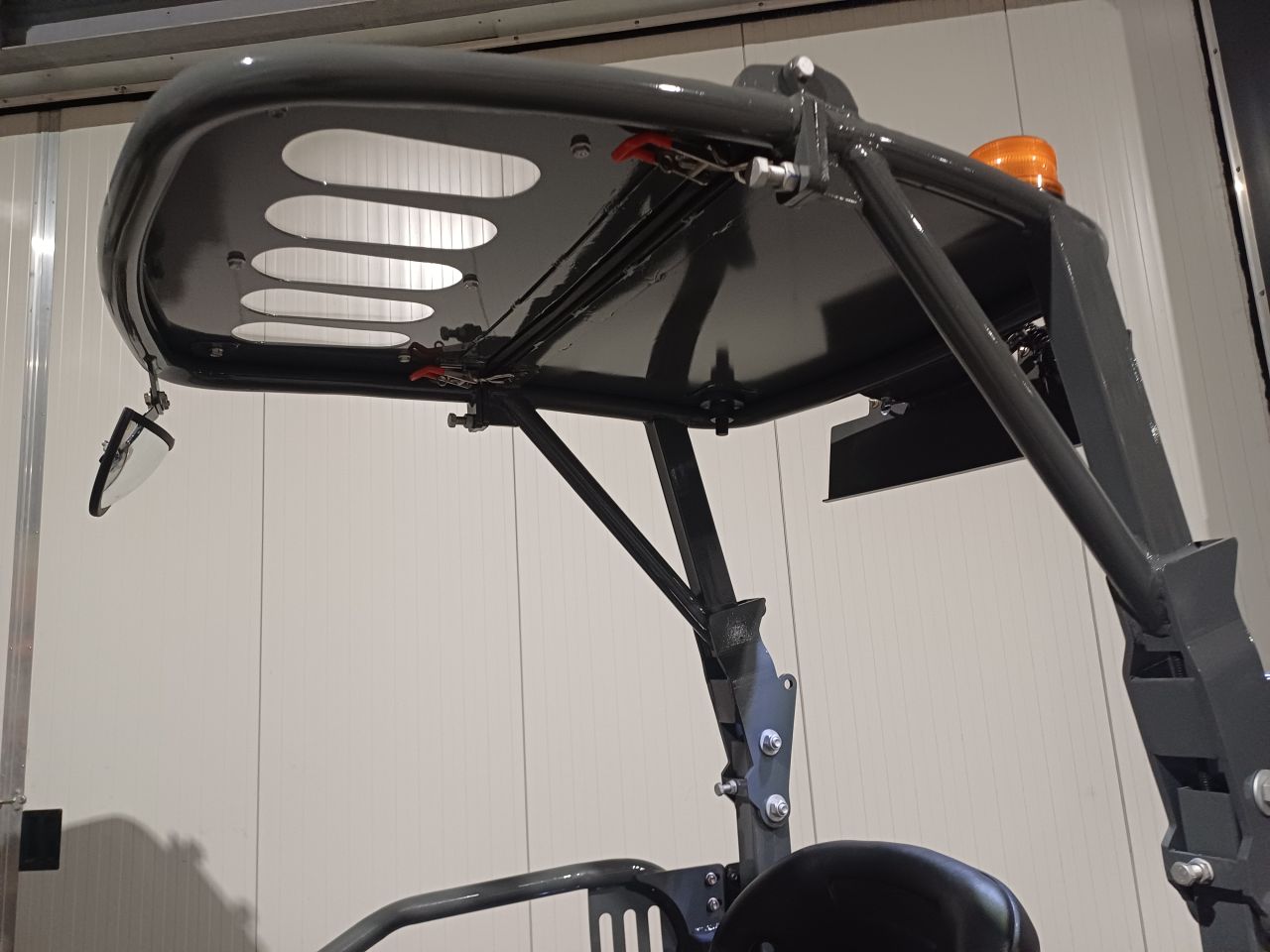 Elektrische mini shovel WCM l1580e